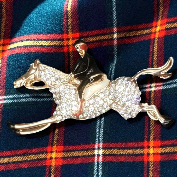 Tally-Ho Equestrian English Riding Horse Rider Pendant/ Brooch Necklace Gift Box - Picture 1 of 8